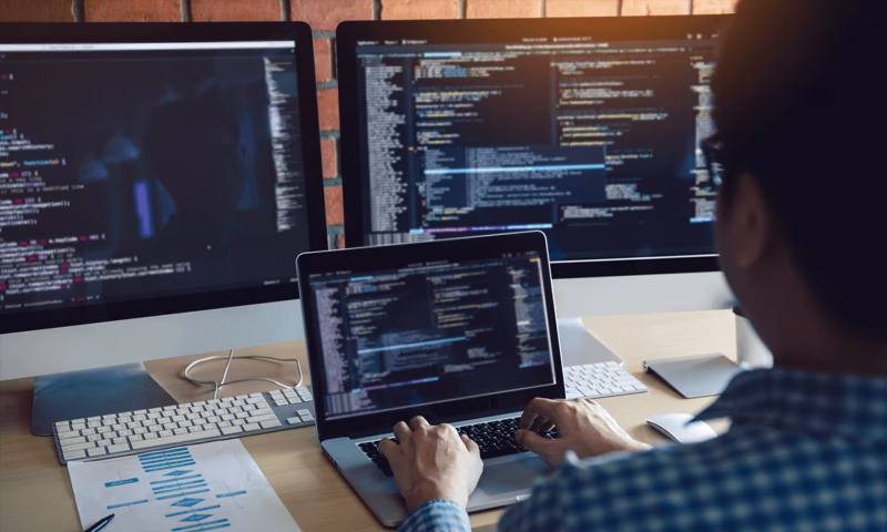 数据科学选型：R与Python如何赋能平房区网站建设？